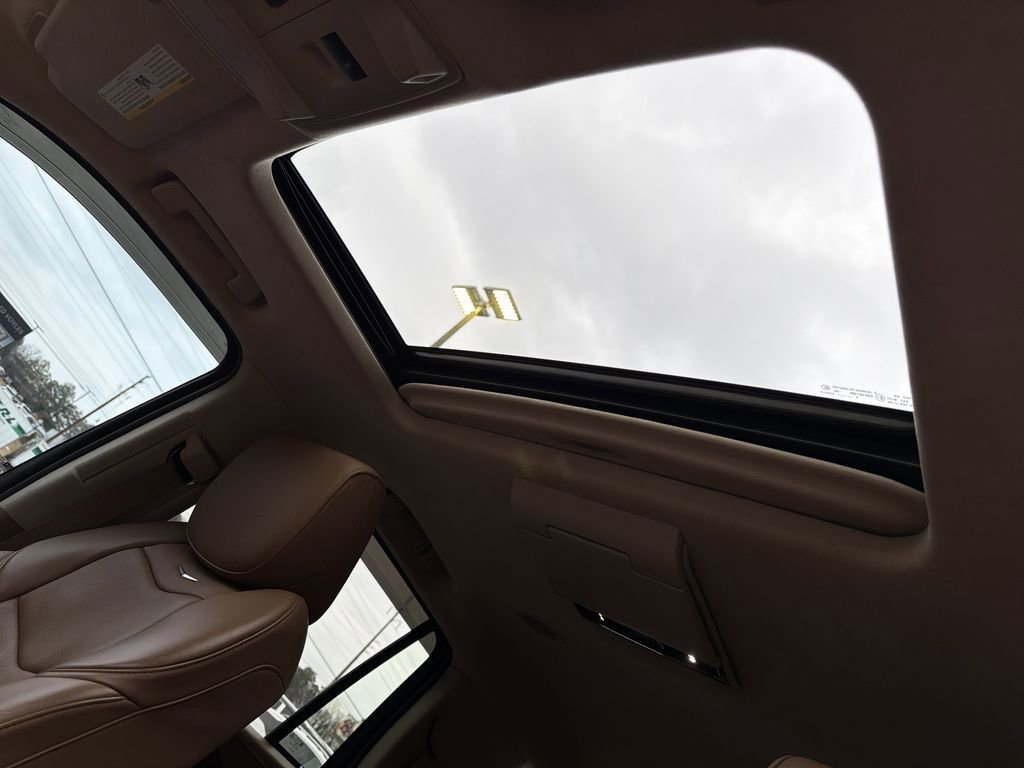 Used 2016 Cadillac Escalade Platinum image 36