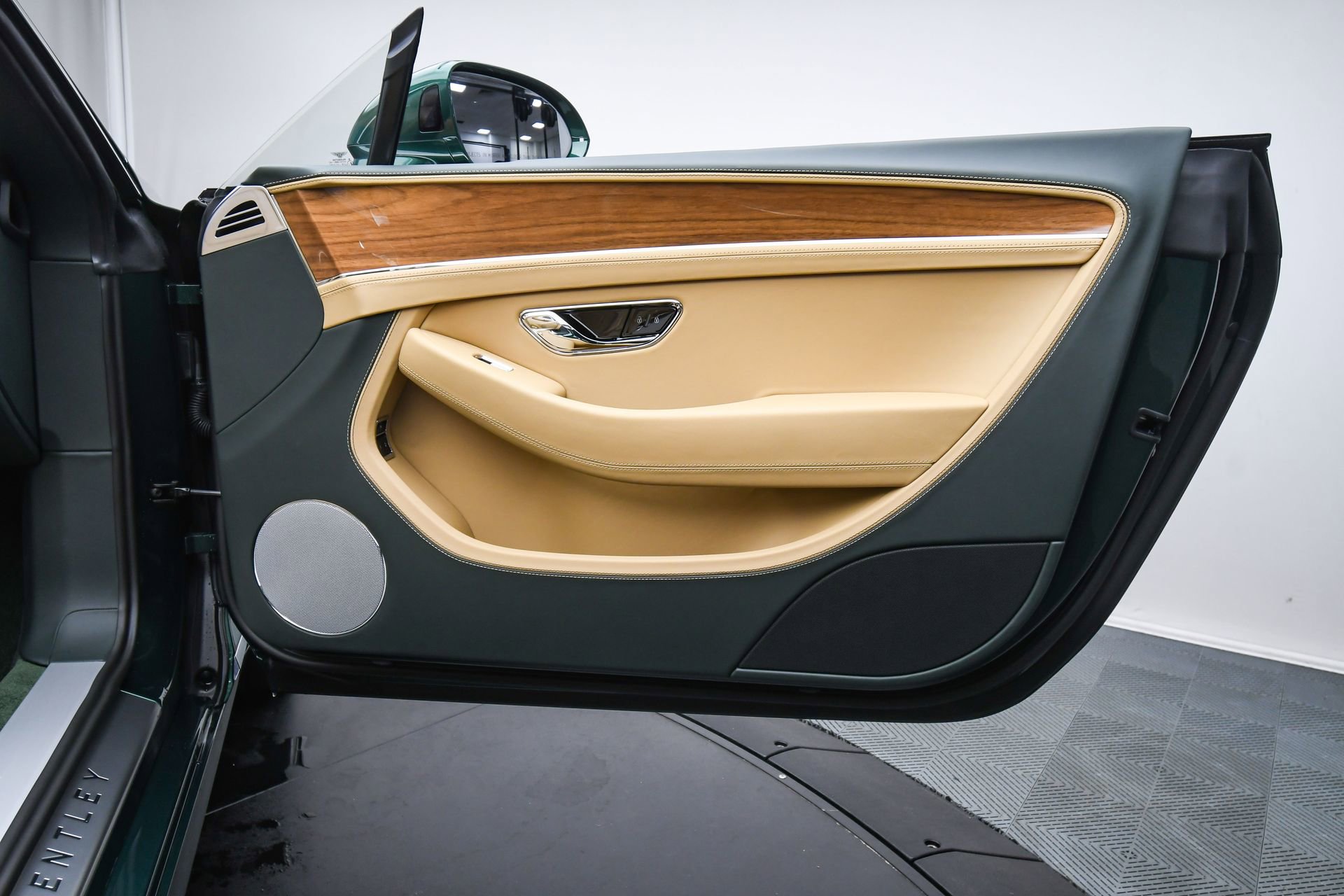 New 2026 Bentley Continental GTC image 41