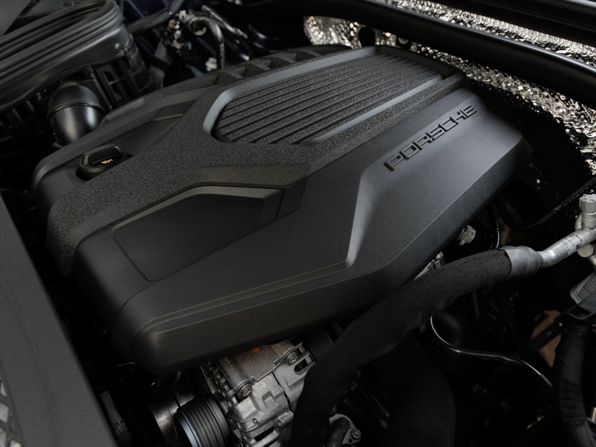 Certified 2026 Porsche Macan AWD/4WD image 40