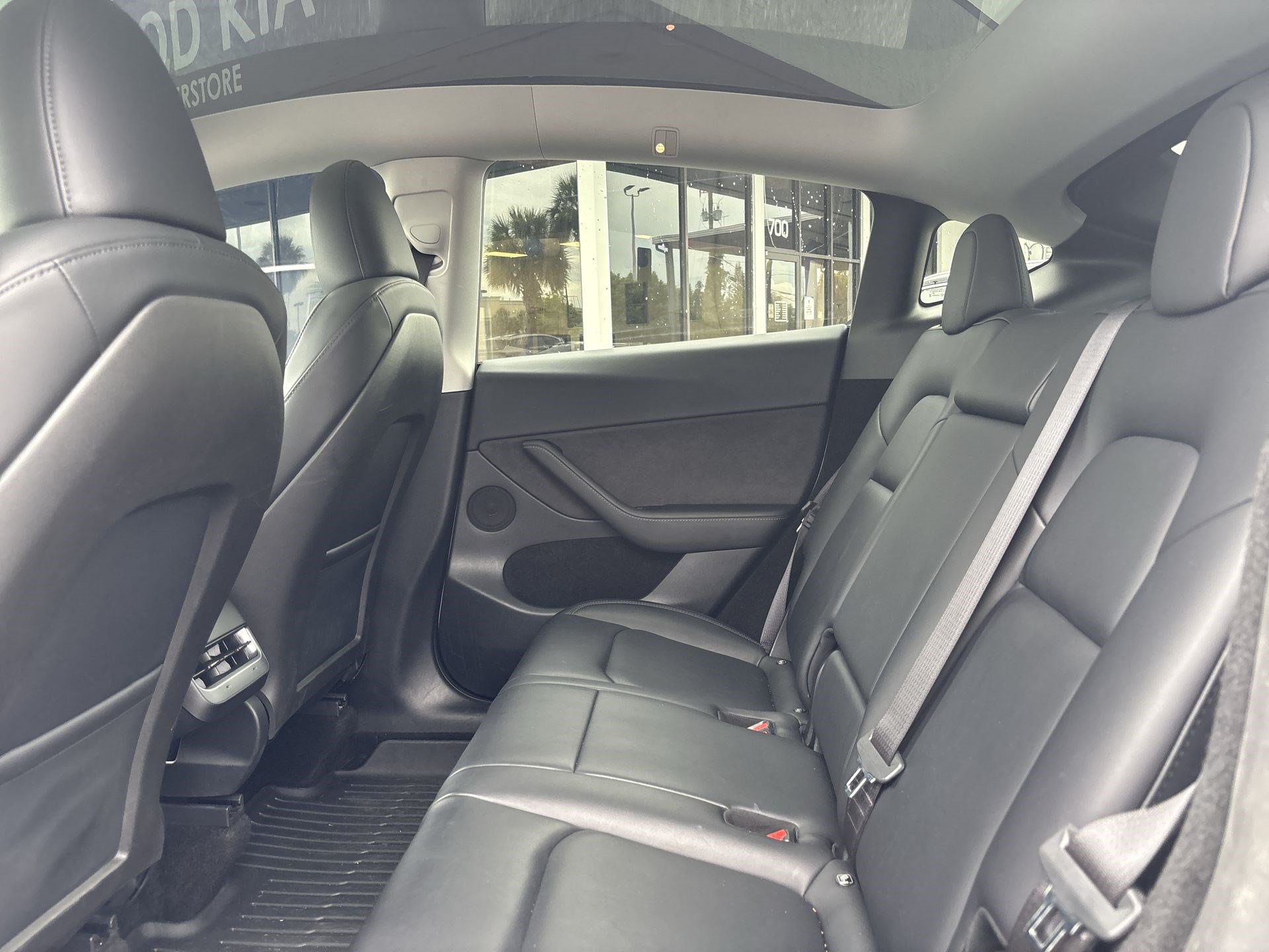Used 2024 Tesla Model Y Long Range RWD image 21