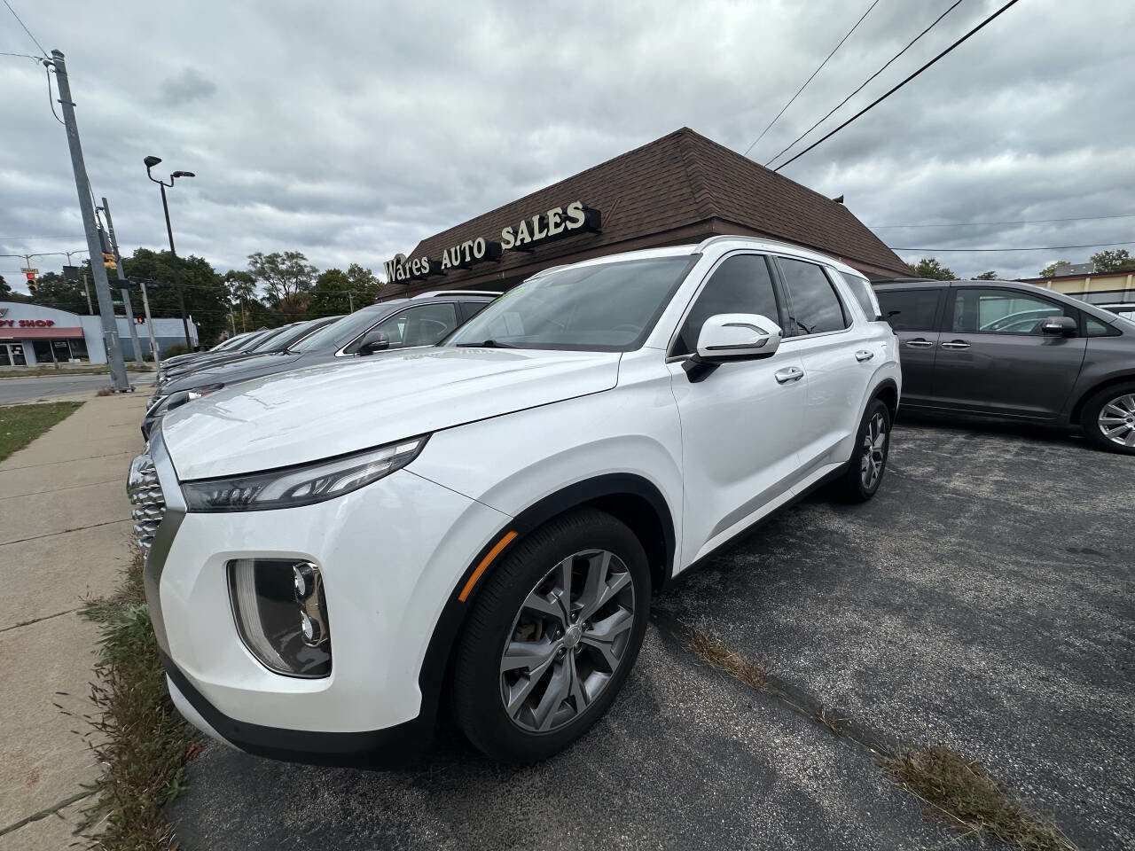 Used 2020 Hyundai Palisade SEL w/ Premium Package image 2