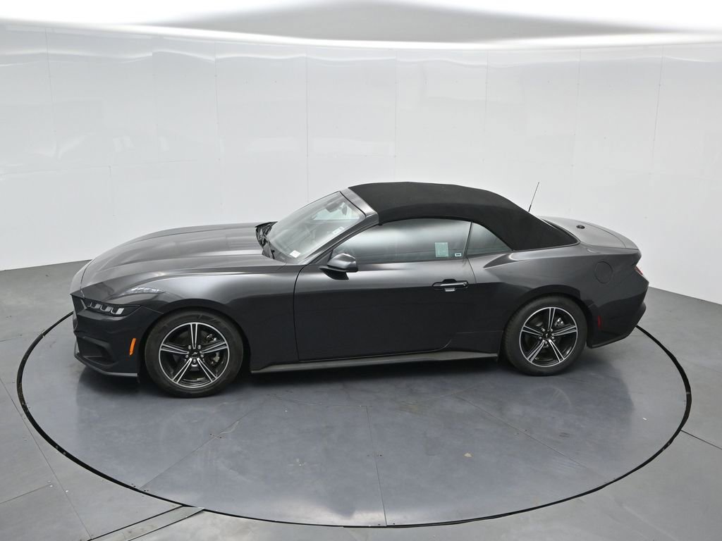 Used 2024 Ford Mustang Convertible image 41