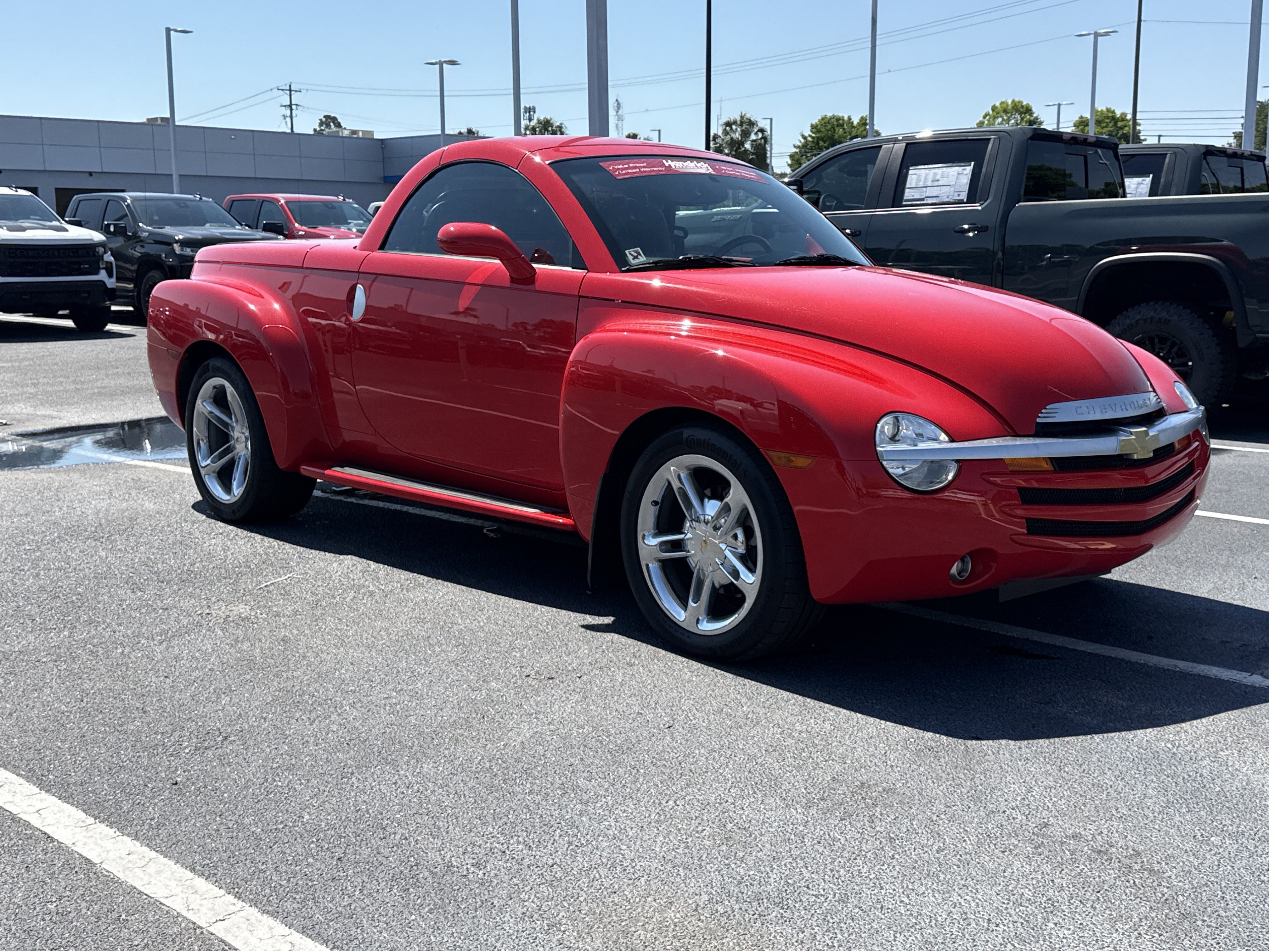 Used 2005 Chevrolet SSR w/ Preferred Equipment Group RWD image 12