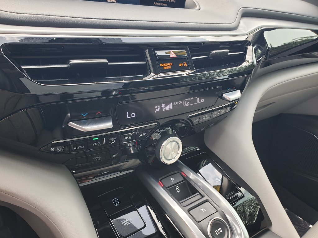 Certified 2024 Acura MDX w/ Technology Package FWD image 33