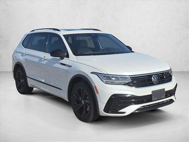 Used 2023 Volkswagen Tiguan SE R-Line FWD image 3