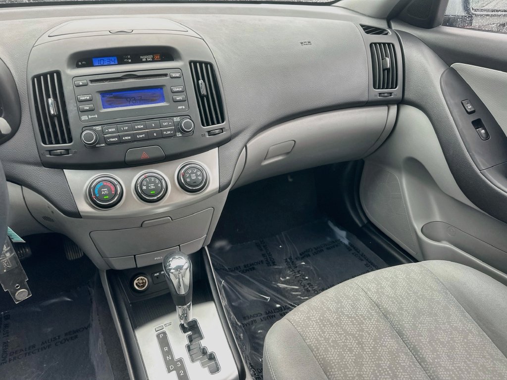 Used 2010 Hyundai Elantra SE FWD image 20