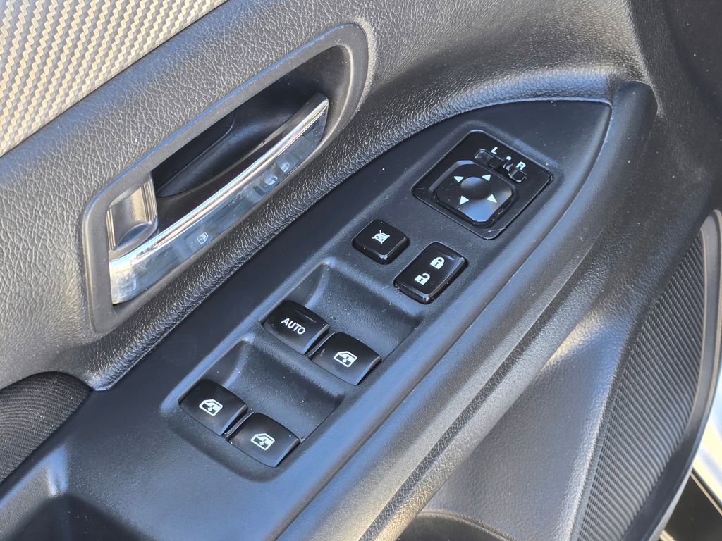 Used 2018 Mitsubishi Outlander SE FWD image 28