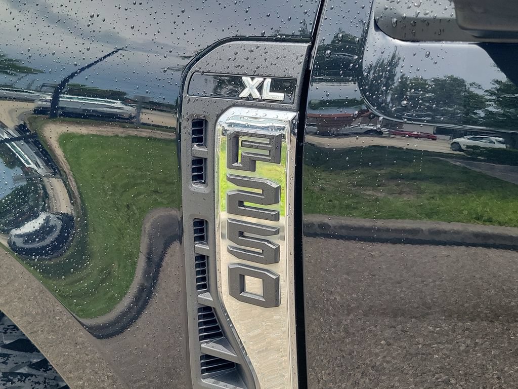 Used 2023 Ford F250 XL AWD/4WD image 11