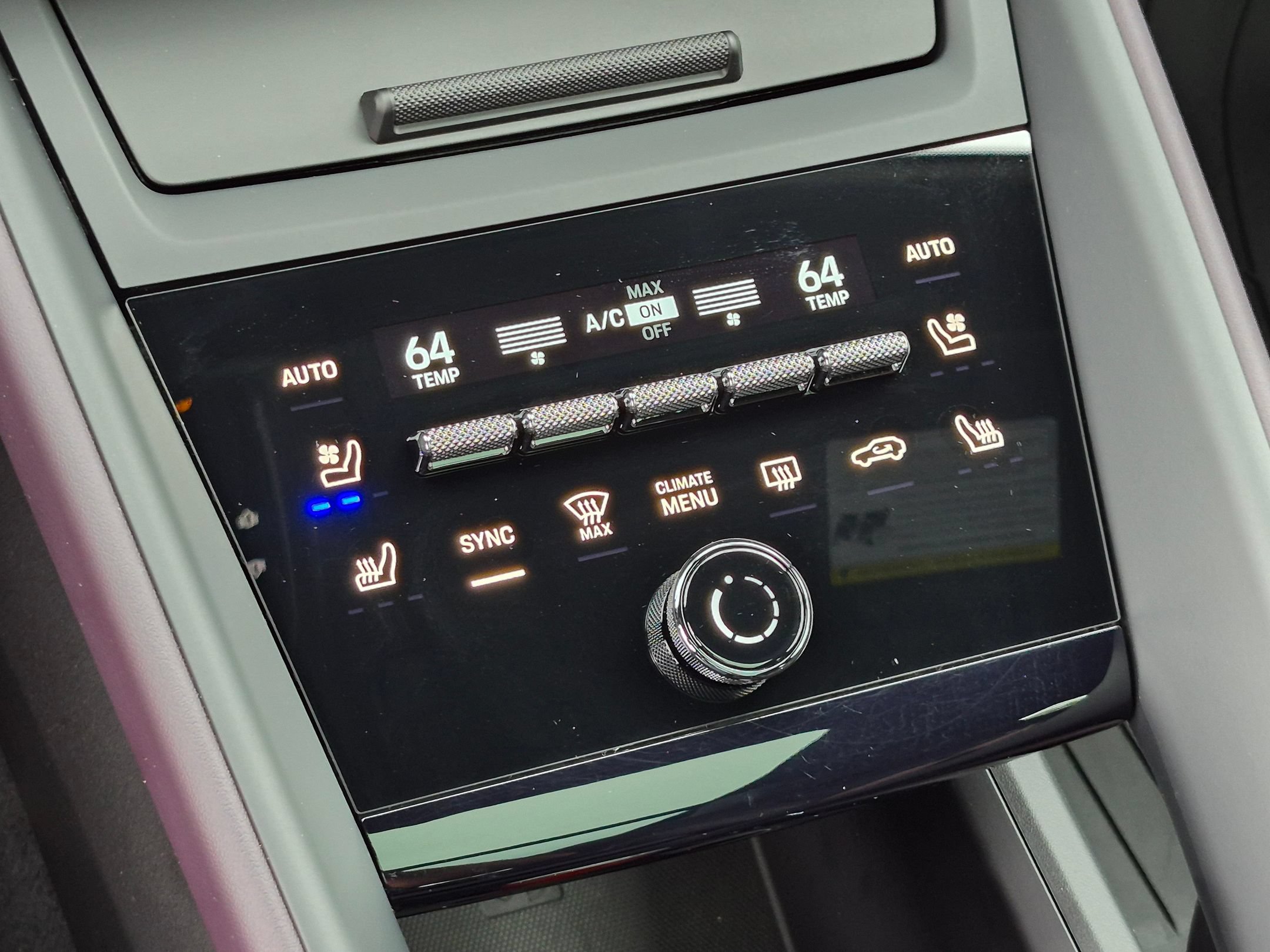 Certified 2025 Porsche Macan 4 Electric AWD/4WD image 18