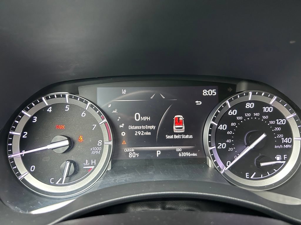 Used 2022 Toyota Highlander XLE AWD/4WD image 23