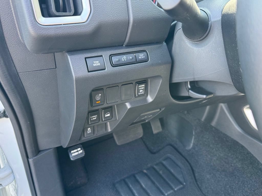 Used 2025 Nissan Frontier SV w/ SV Convenience Package AWD/4WD image 37