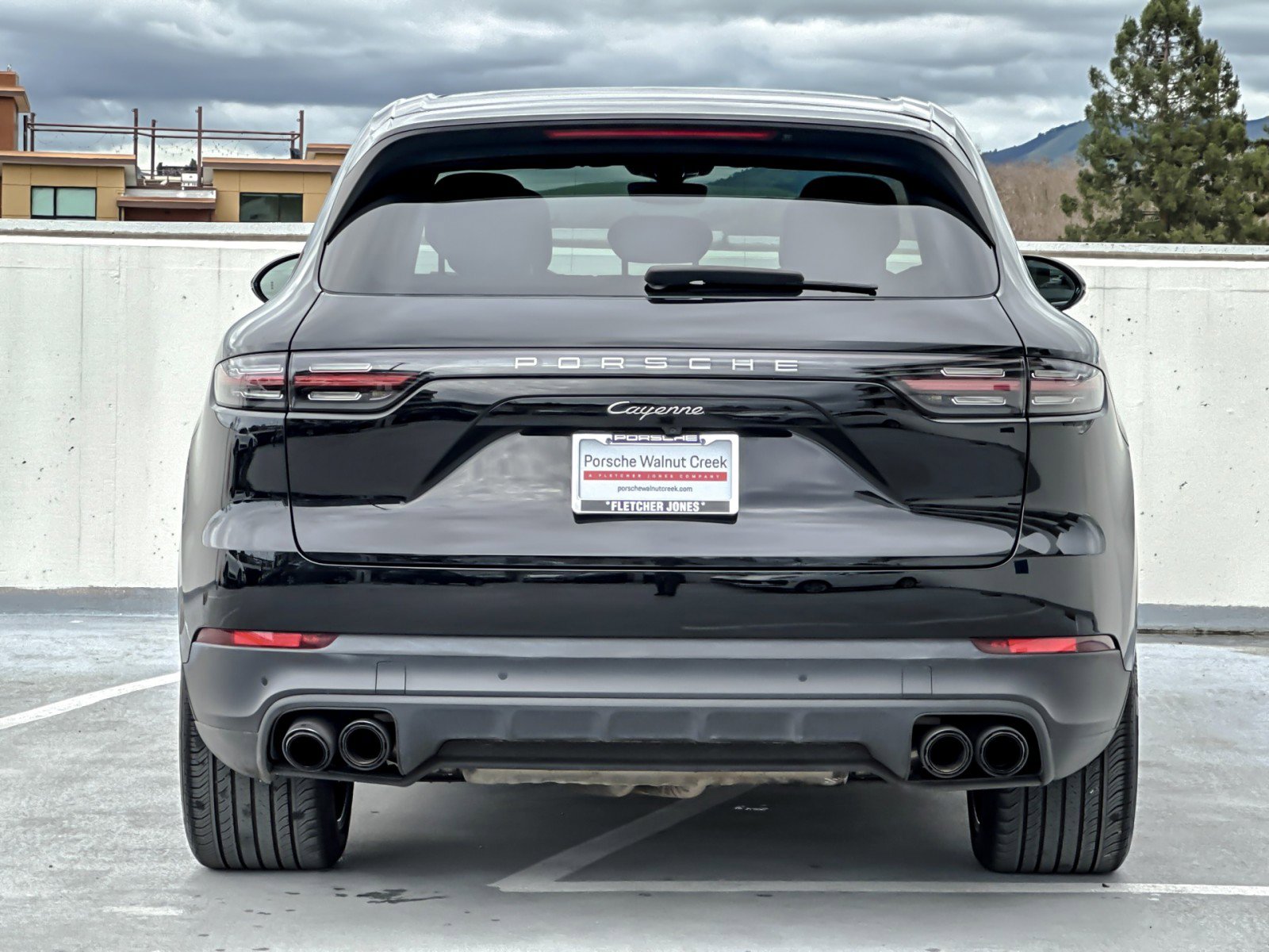 Used 2023 Porsche Cayenne Platinum Edition image 7