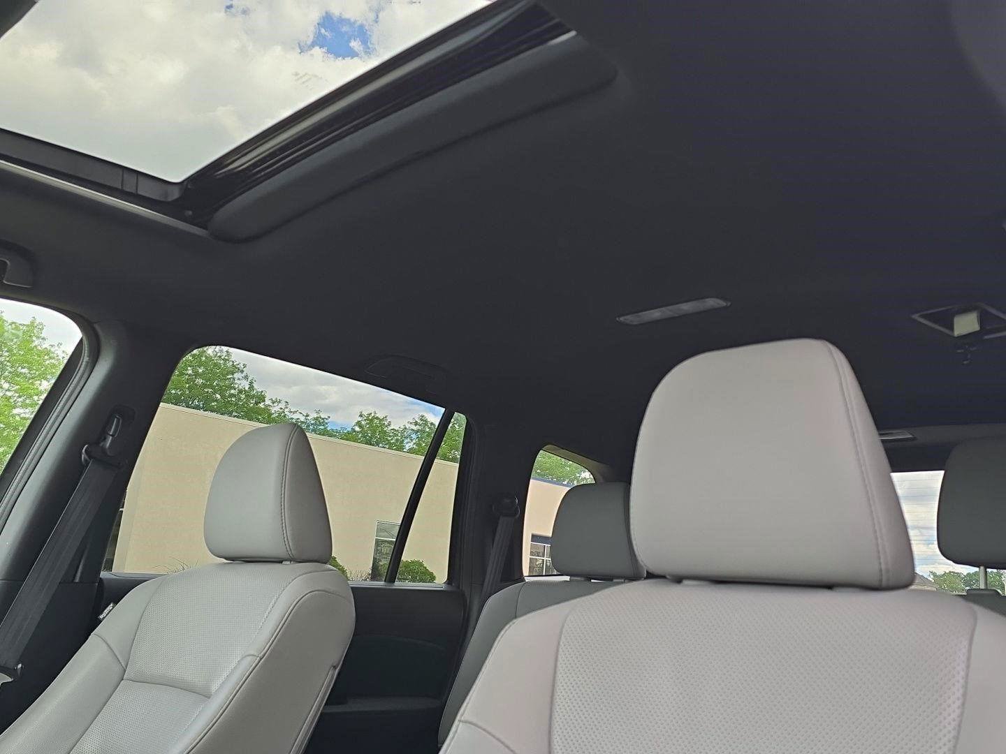 Used 2023 Honda Passport EX-L image 8