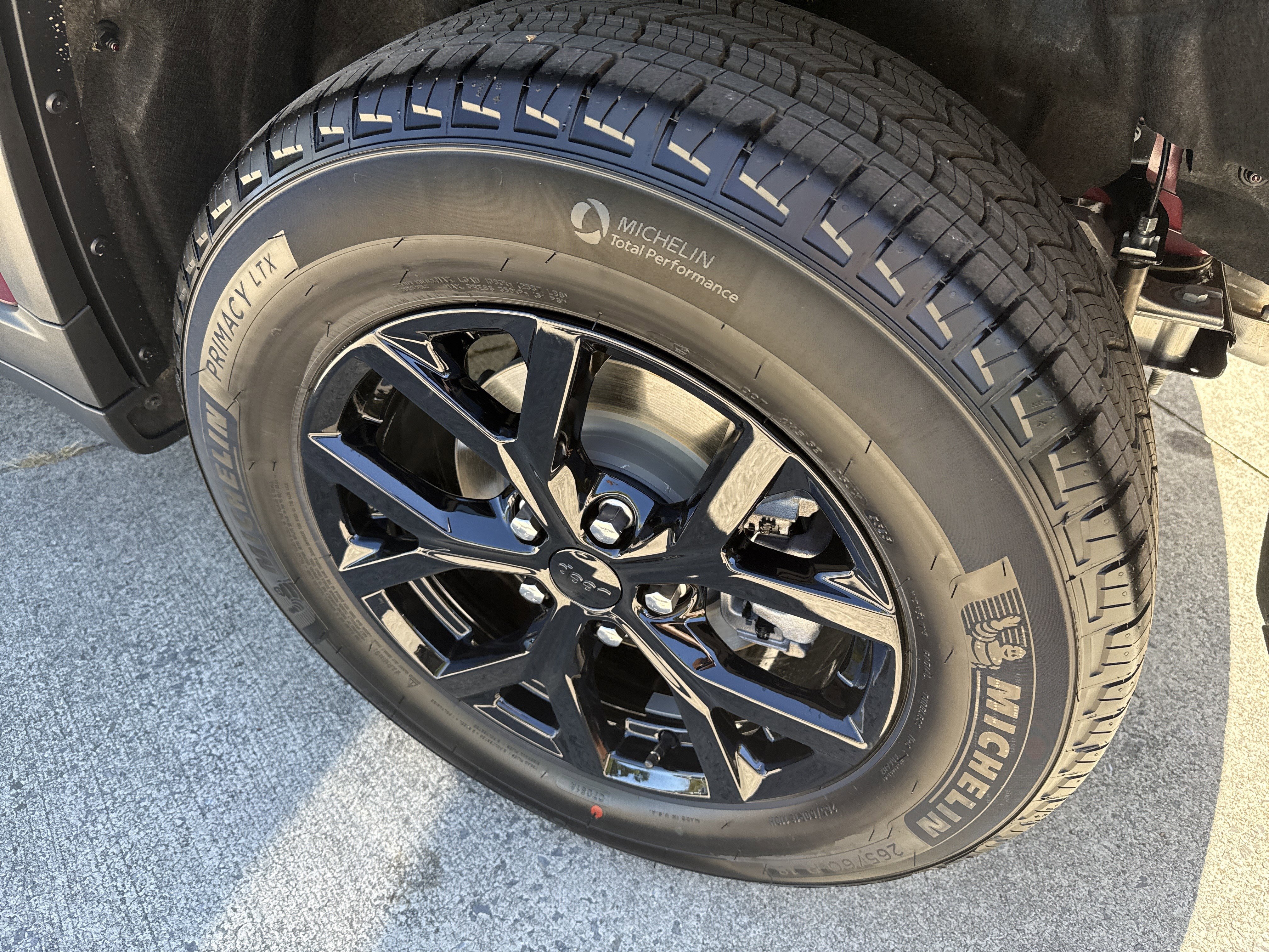 New 2025 Jeep Grand Cherokee Altitude image 19