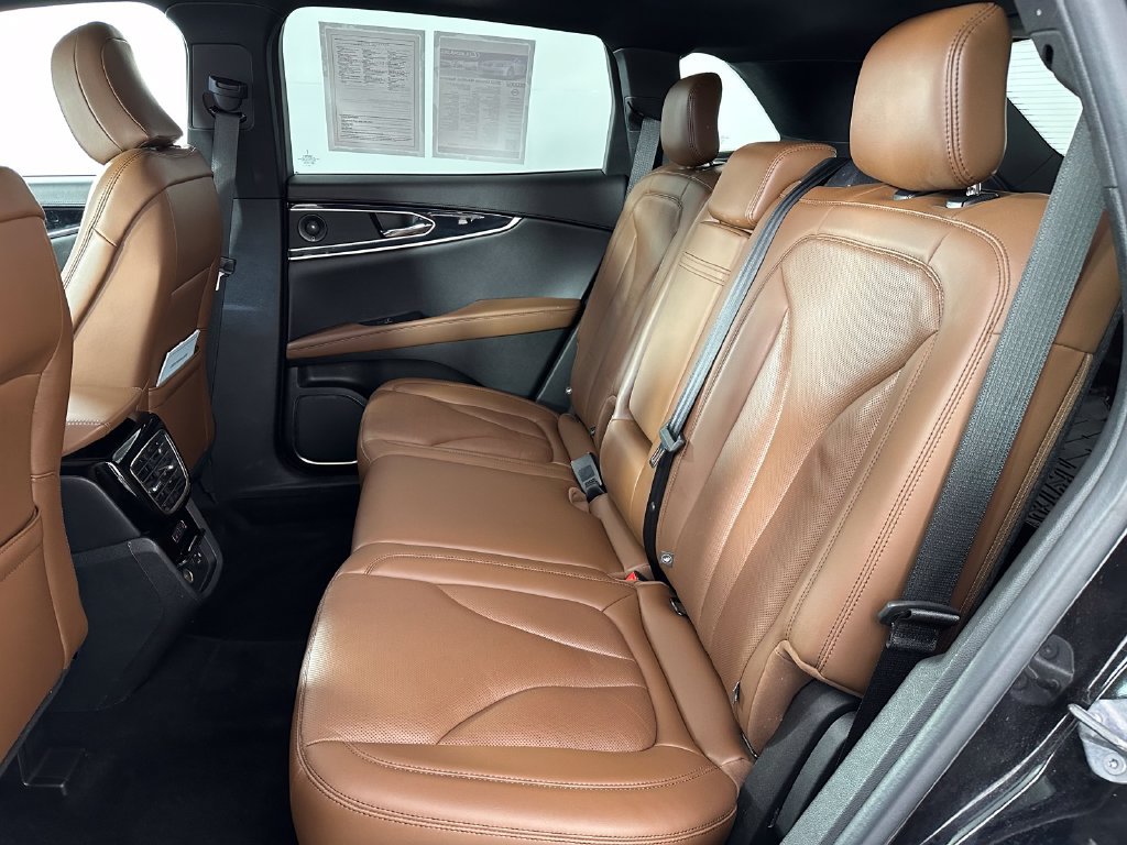 Used 2022 Lincoln Nautilus Reserve w/ Equipment Group 201A AWD/4WD image 15