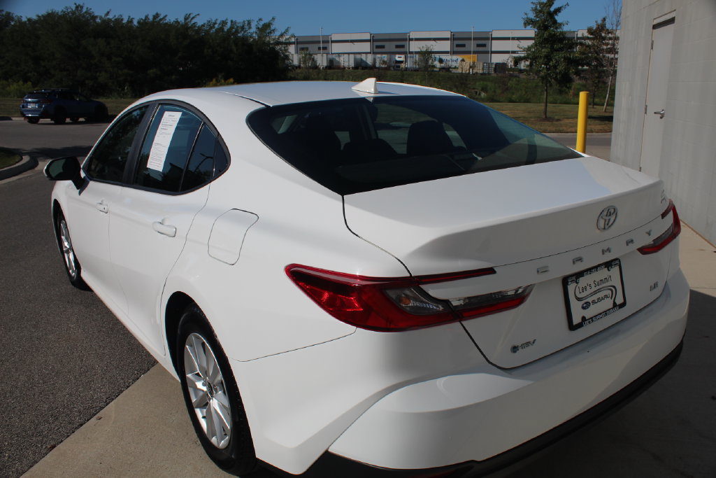 Used 2025 Toyota Camry LE FWD image 7