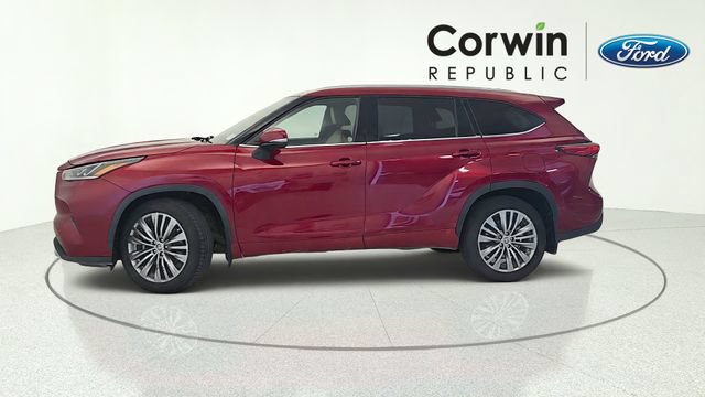 Used 2021 Toyota Highlander Platinum AWD/4WD image 2
