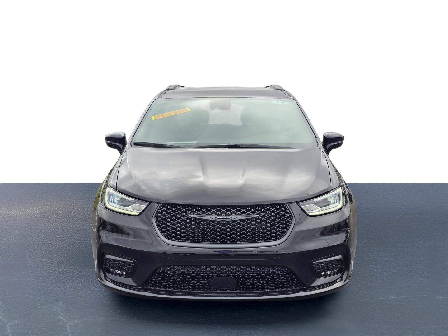 New 2026 Chrysler Pacifica Select w/ S Appearance Package image 2
