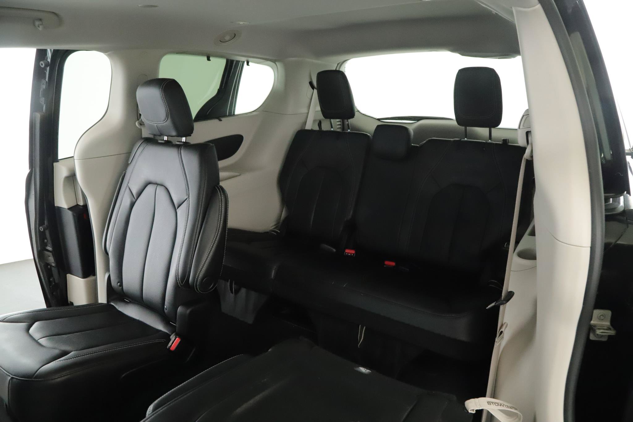 Used 2022 Chrysler Pacifica Touring-L AWD/4WD image 6
