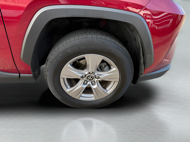 Used 2023 Toyota RAV4 XLE AWD/4WD image 29