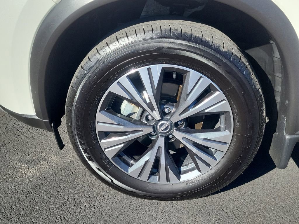 Used 2023 Nissan Rogue SV image 10