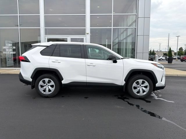 Used 2024 Toyota RAV4 LE AWD/4WD image 8