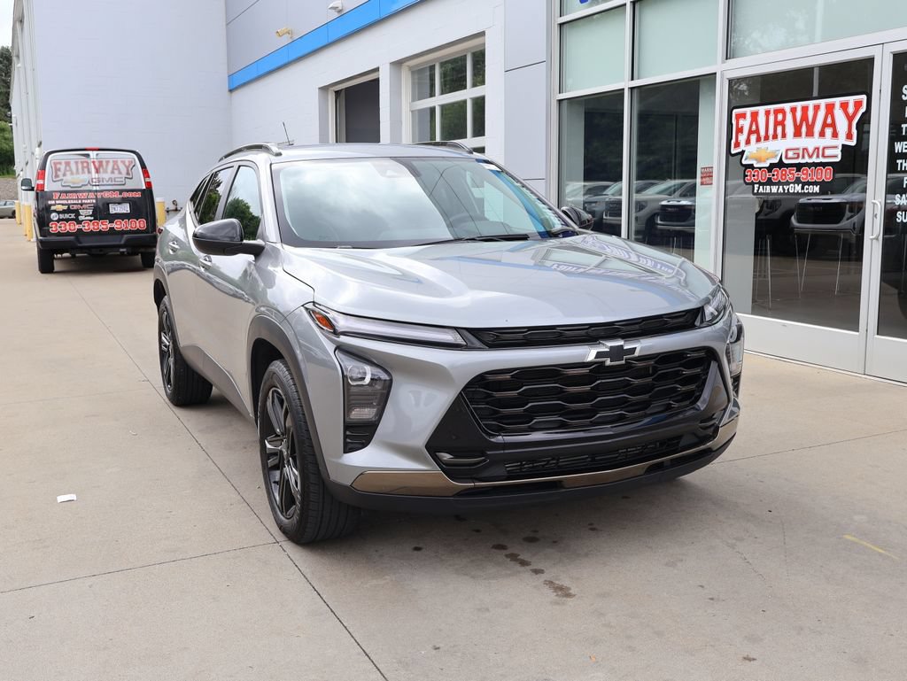Certified 2024 Chevrolet Trax ACTIV FWD image 2