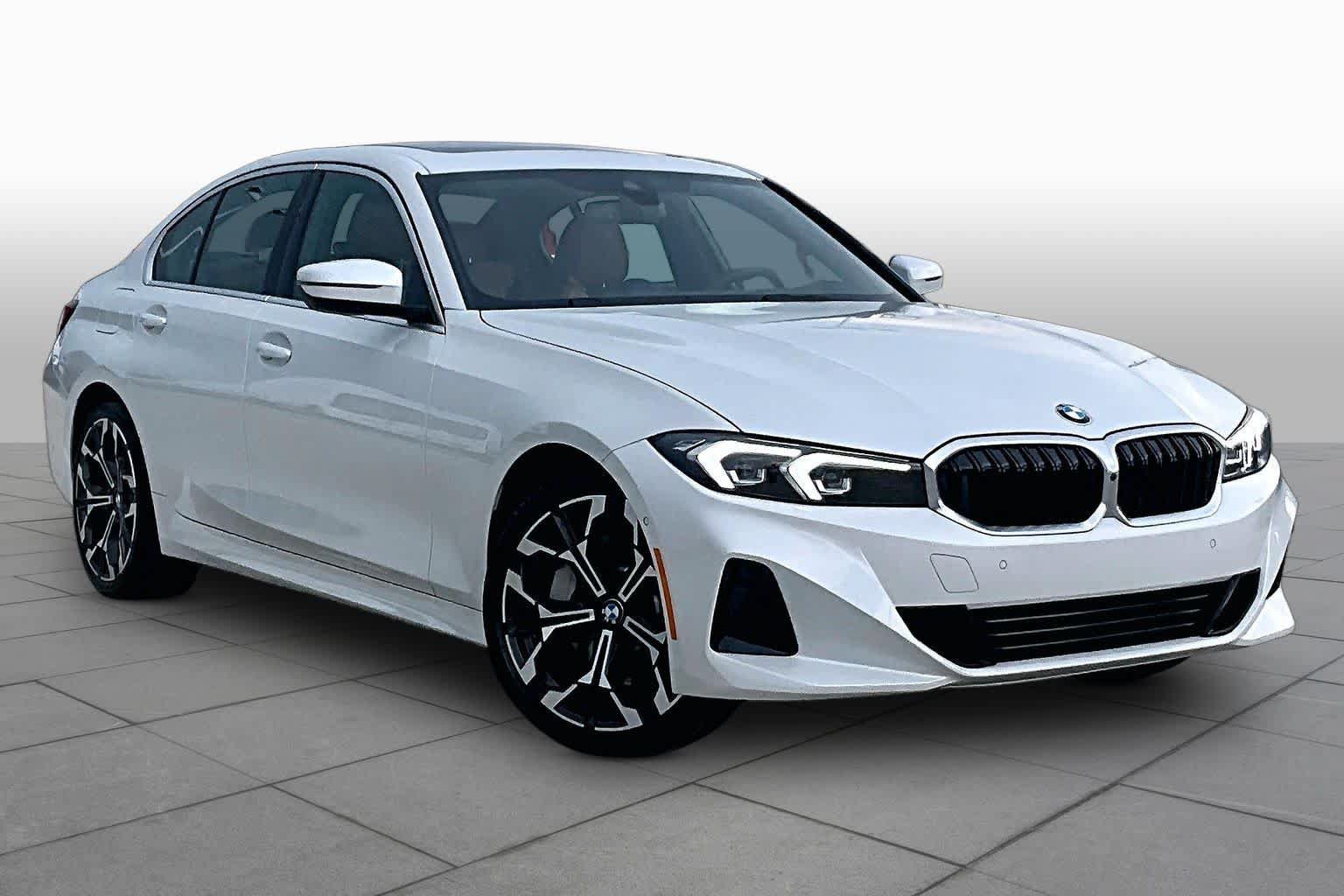 Used 2025 BMW 330i Sedan RWD image 2