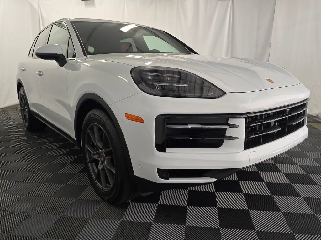 Certified 2026 Porsche Cayenne AWD/4WD image 9
