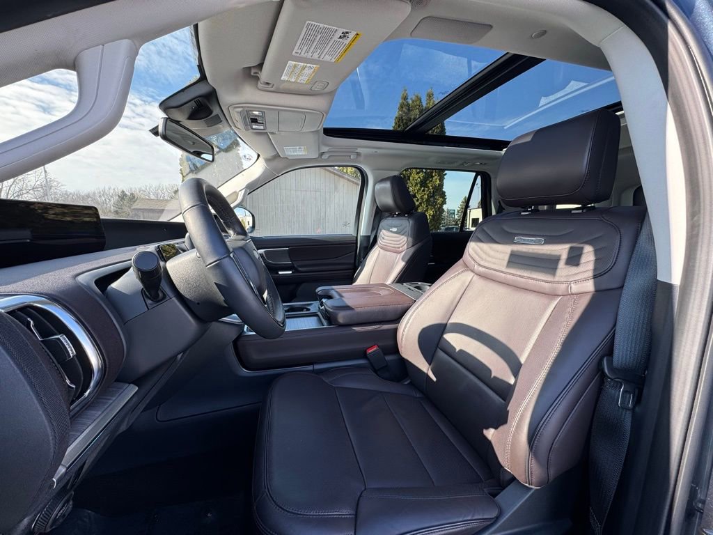 Used 2025 Ford Expedition Platinum w/ Platinum Ultimate Package image 25