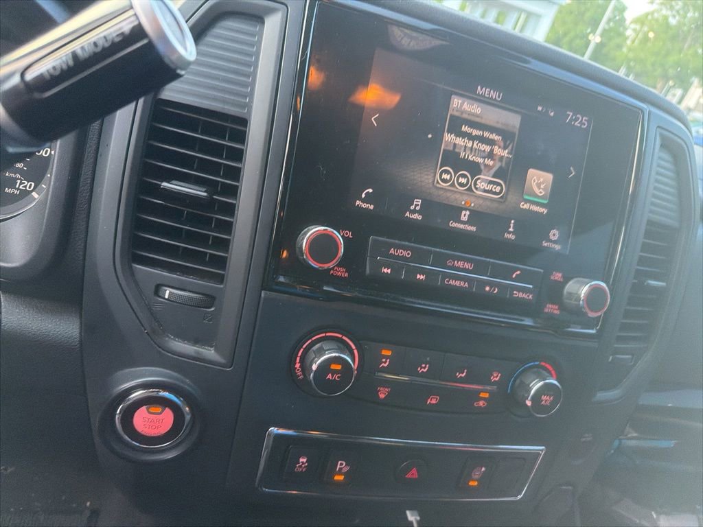 Used 2022 Nissan Titan SV RWD image 9