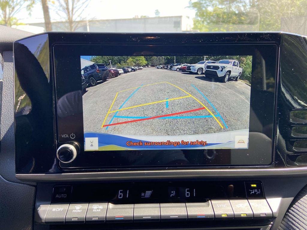 Used 2025 Toyota Camry SE image 23