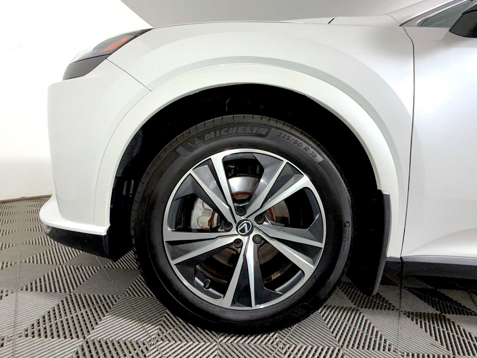 Used 2024 Lexus RX 350 Premium w/ Accessory Package (Z1) AWD/4WD image 8