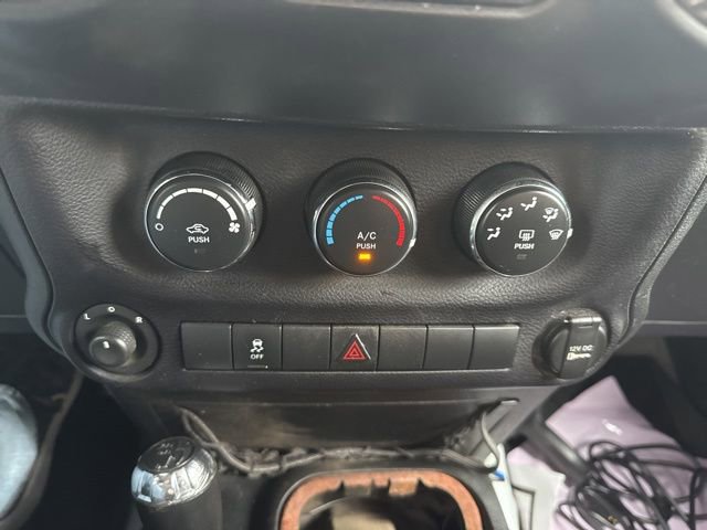 Used 2015 Jeep Wrangler Sport AWD/4WD image 16