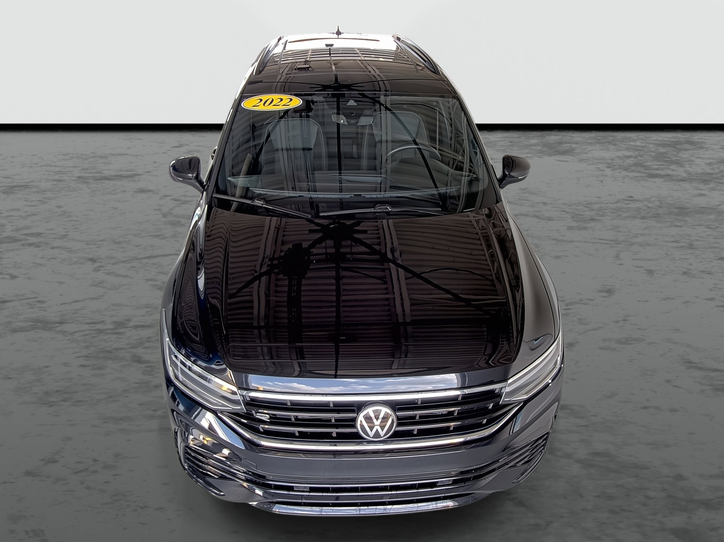 Used 2022 Volkswagen Tiguan SE R-Line image 6