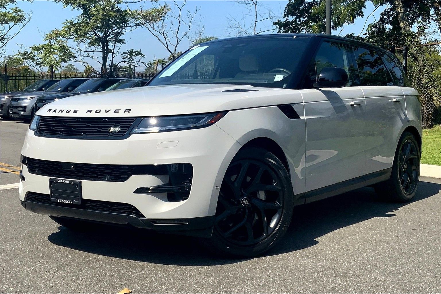 Used 2024 Land Rover Range Rover Sport SE AWD/4WD image 1
