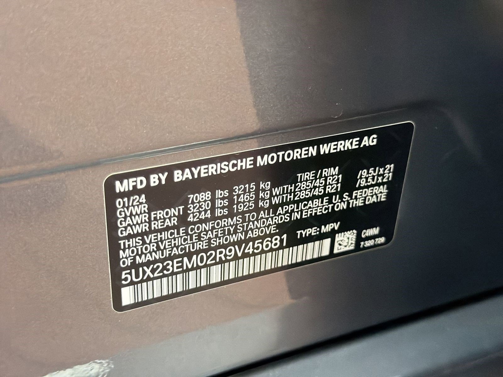 Certified 2024 BMW X7 xDrive40i w/ M Sport Package image 20