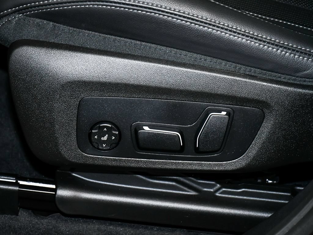 Used 2025 BMW X4 xDrive30i AWD/4WD image 49