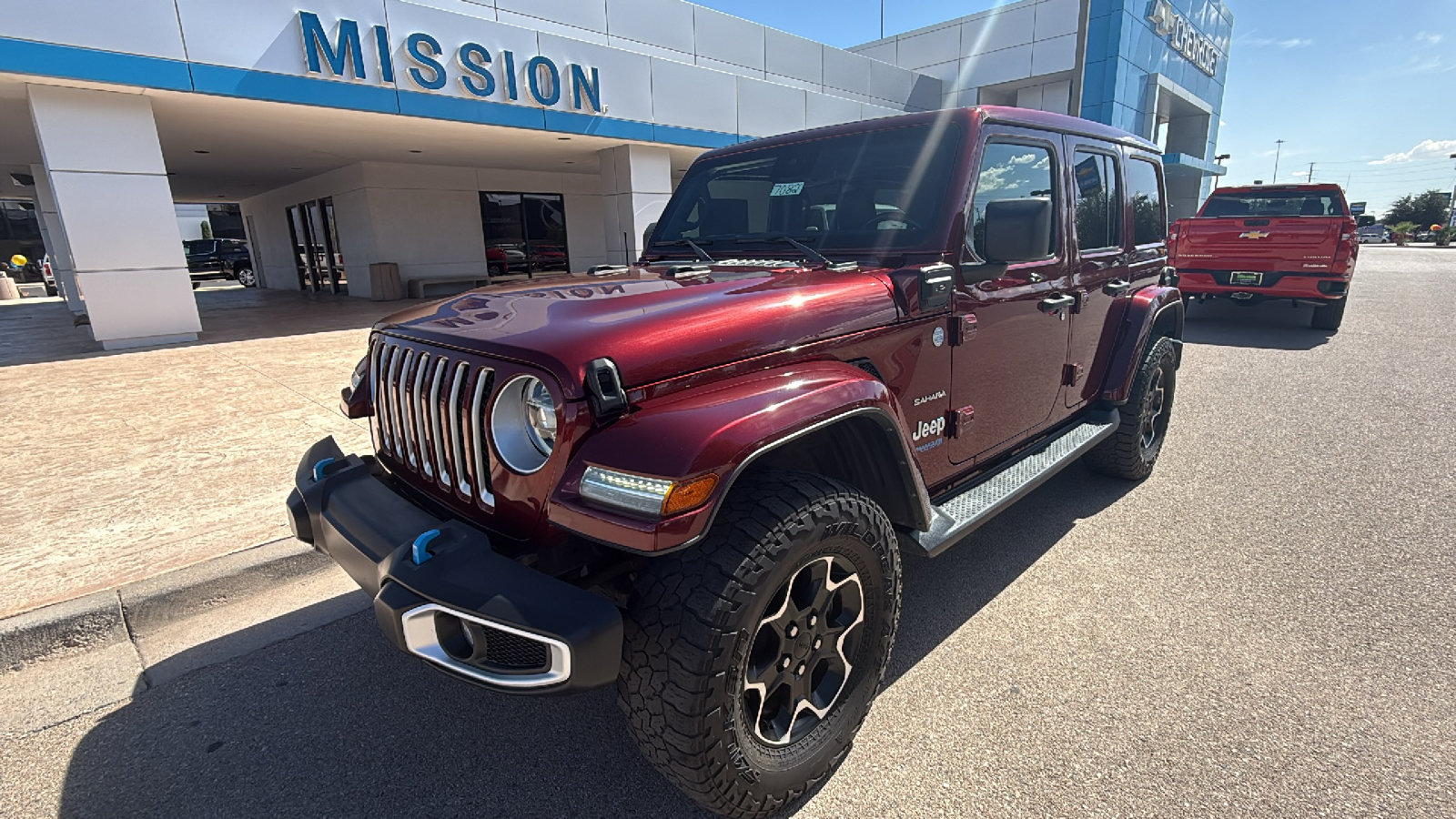 Used 2022 Jeep Wrangler Unlimited Sahara w/ Cold Weather Group AWD/4WD image 3
