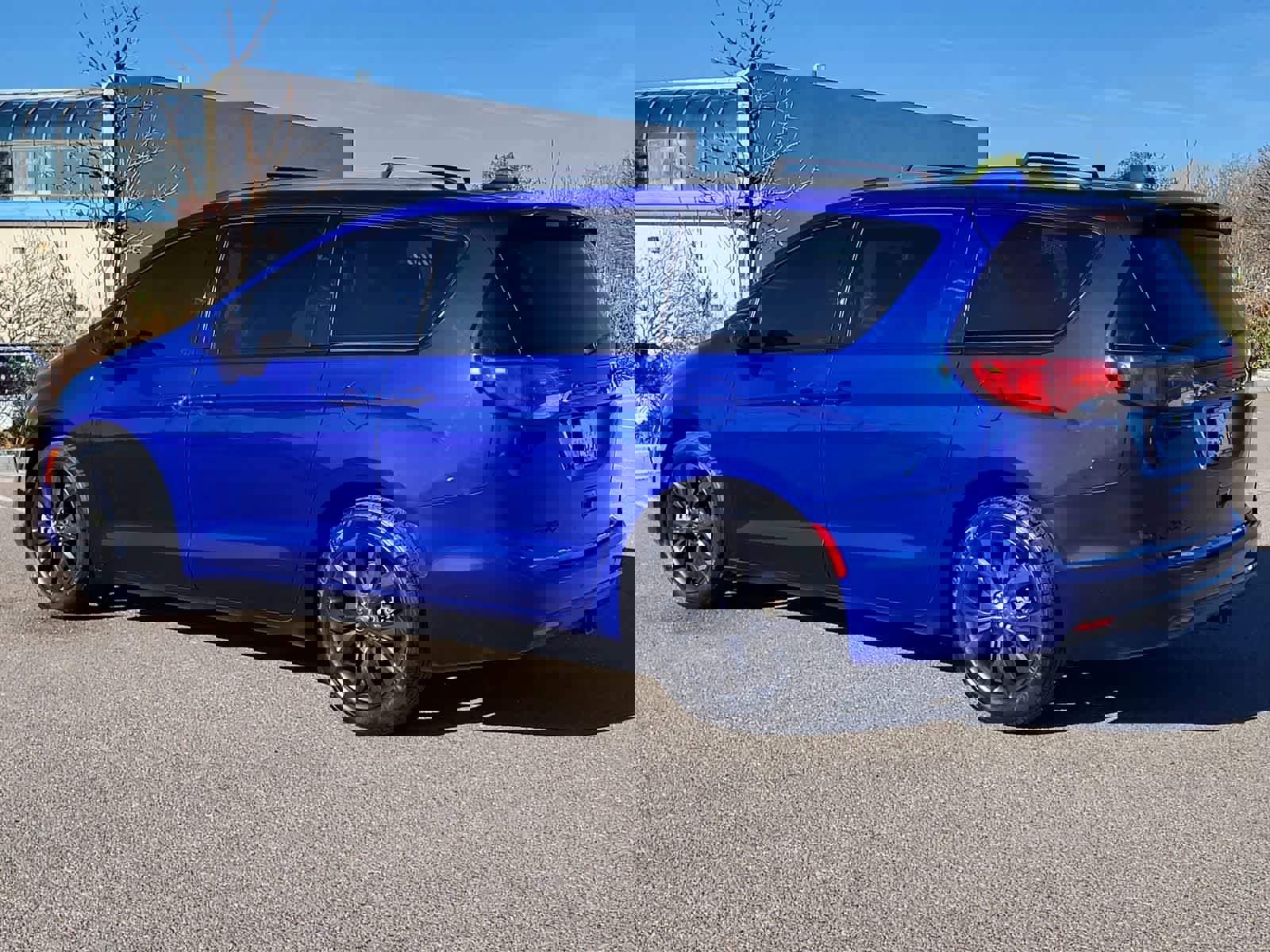 Used 2020 Chrysler Pacifica Touring-L Plus image 7