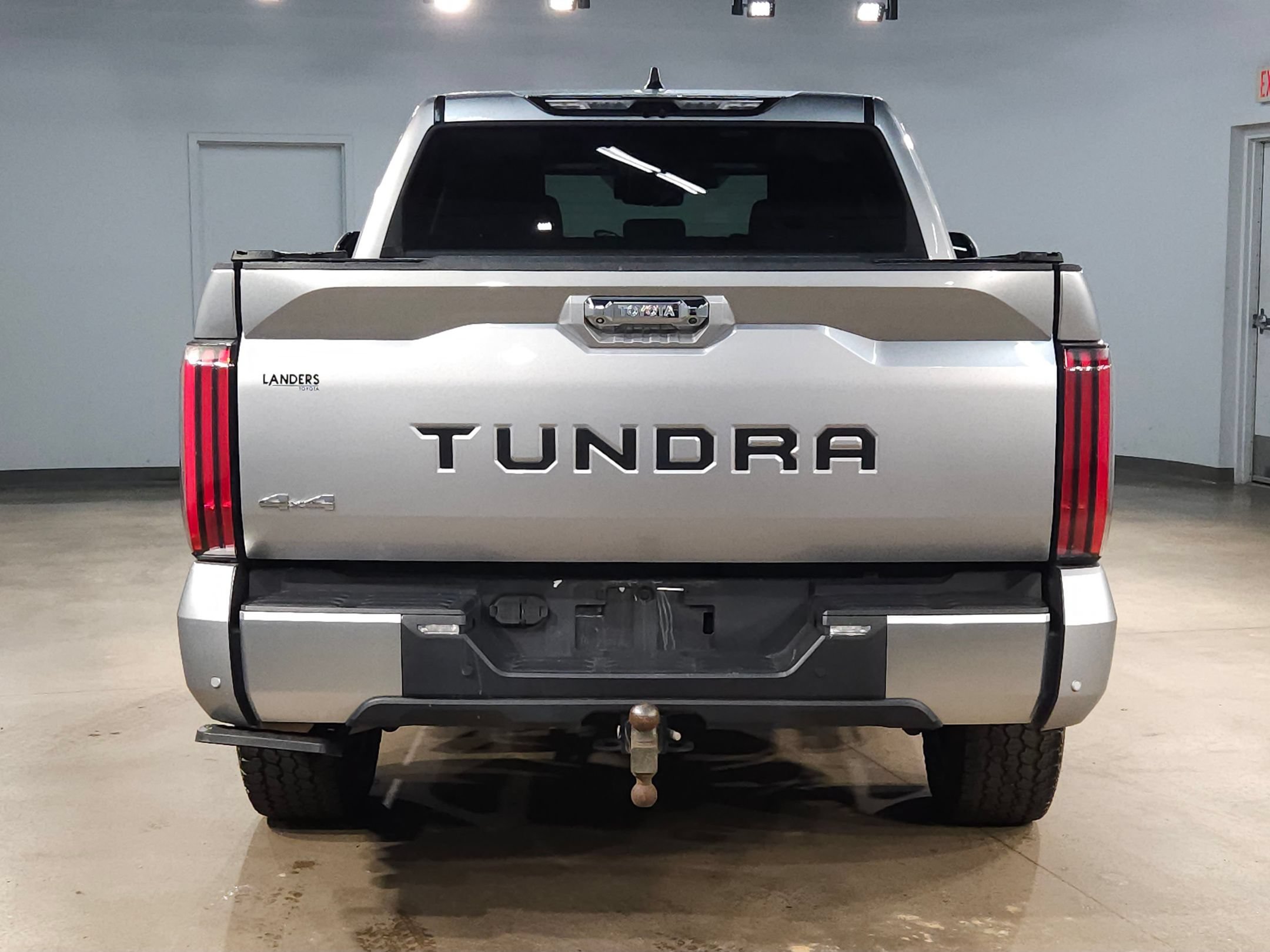 Used 2024 Toyota Tundra Limited AWD/4WD image 6