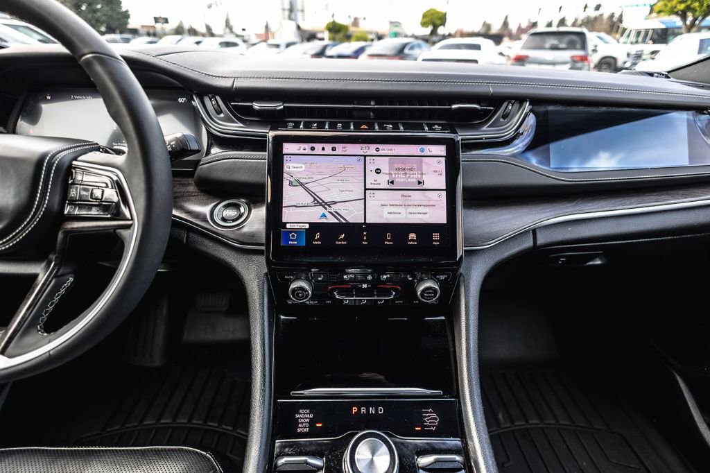 Used 2023 Jeep Grand Cherokee Overland w/ Rear Seat Video Group I AWD/4WD image 27