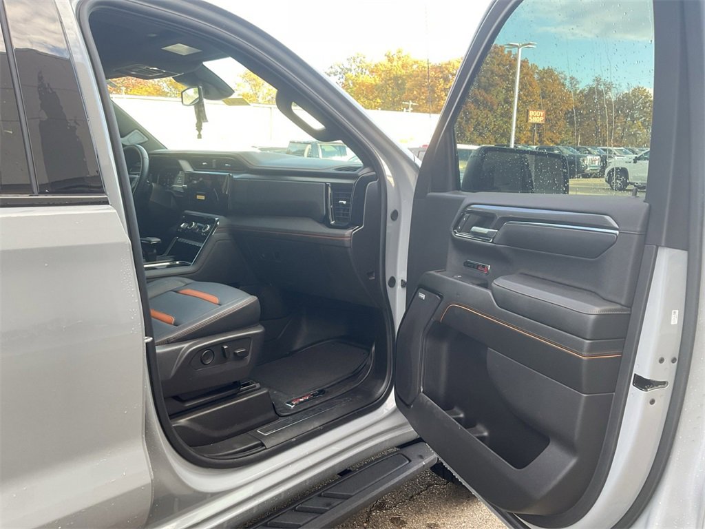 Used 2024 GMC Sierra 1500 AT4 w/ AT4 Premium Package image 18