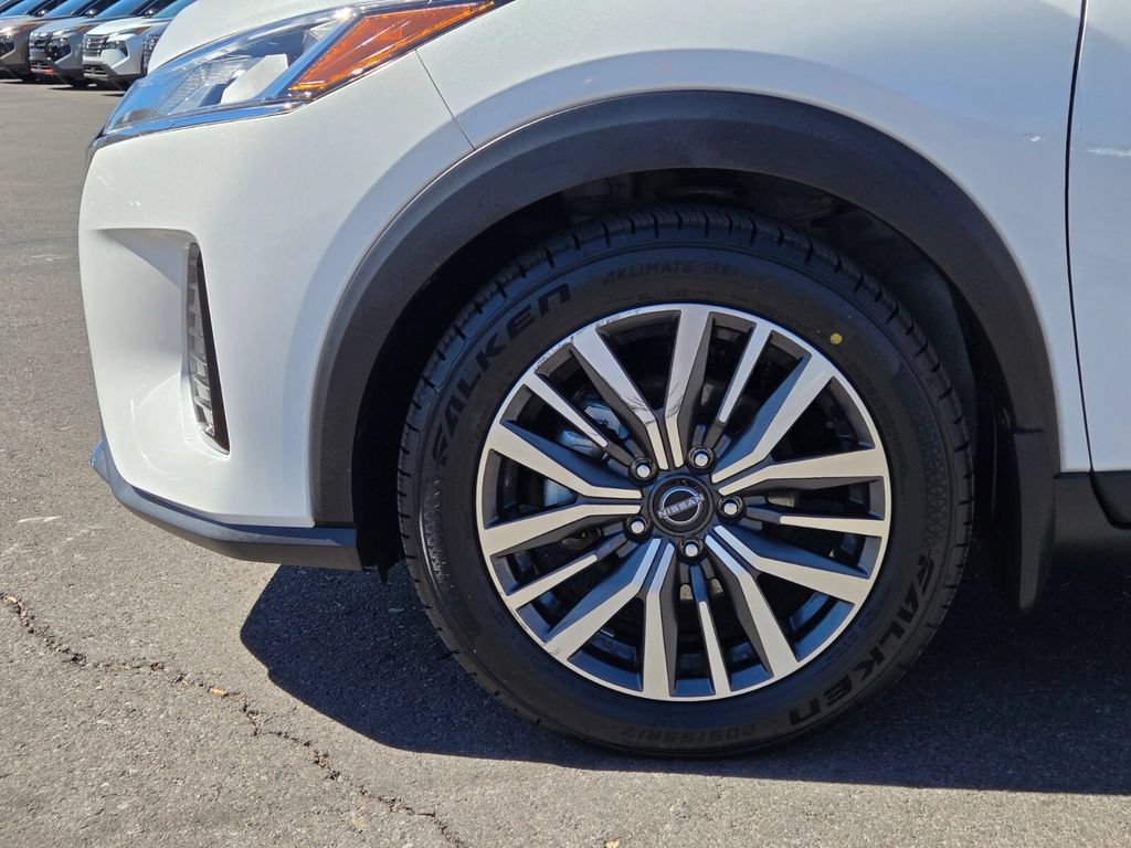 Certified 2024 Nissan Kicks SV w/ Interior Electronics Package FWD image 9