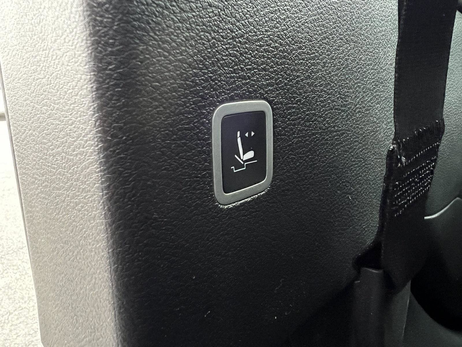 New 2026 Chrysler Pacifica Select image 18