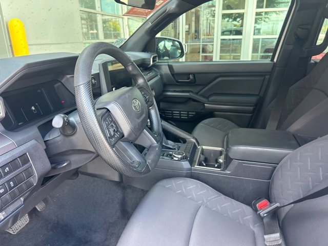 Used 2025 Toyota Tacoma SR5 AWD/4WD image 25