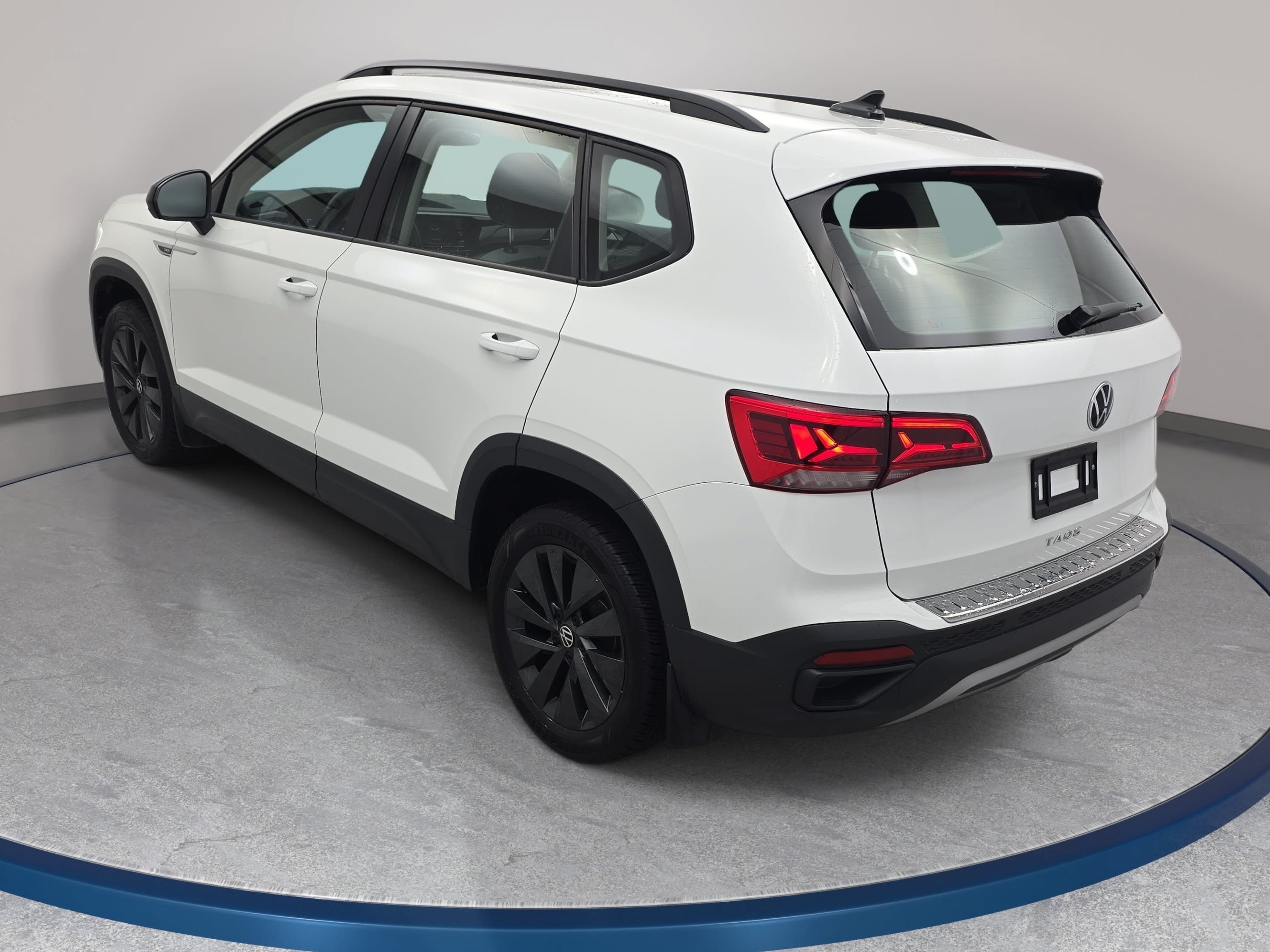 Used 2024 Volkswagen Taos S FWD image 7