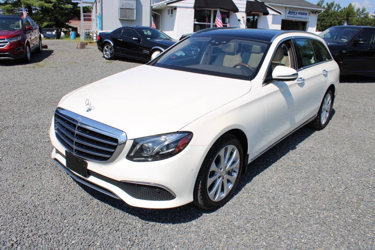Used 2017 Mercedes-Benz E 400 4MATIC Wagon image 2