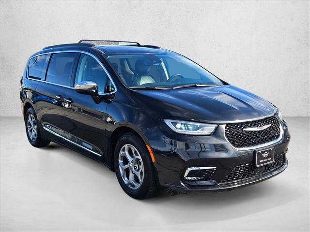 Used 2023 Chrysler Pacifica Limited FWD image 3