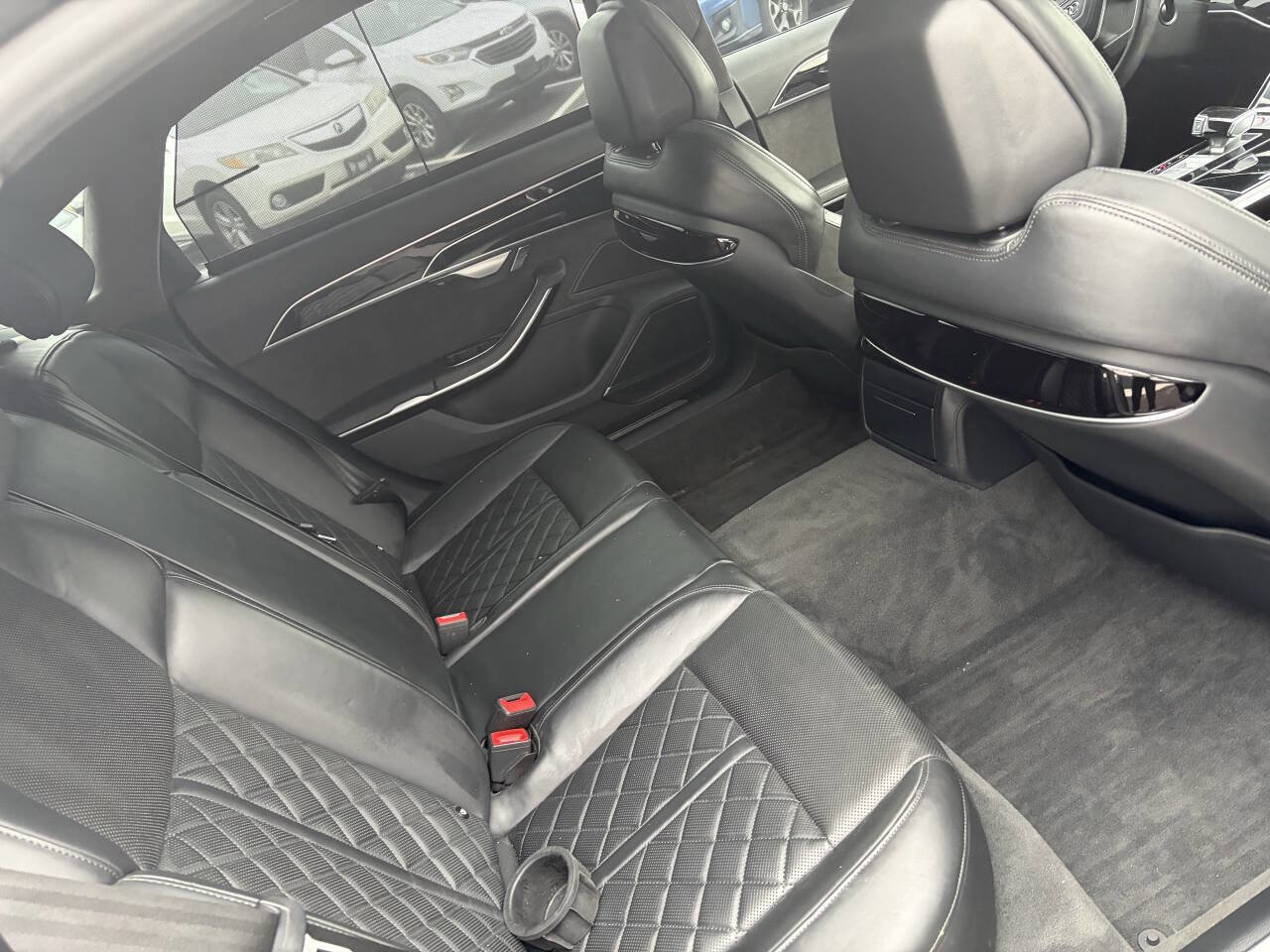 Used 2020 Audi S8 L image 19